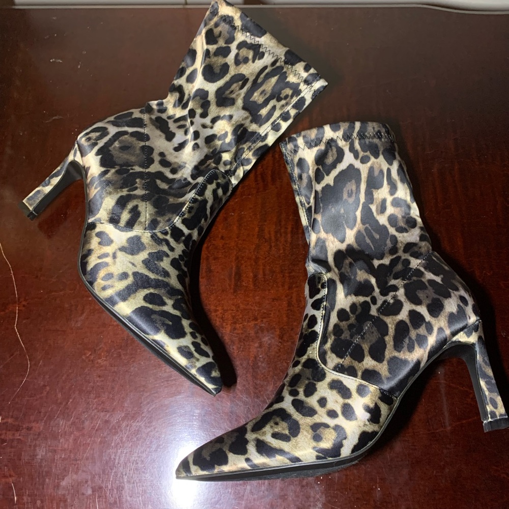 NY&C Leopard Animal Print Boots